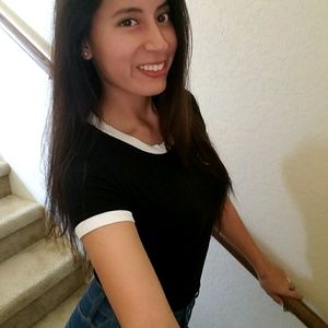 Meet your Posher, Vanessa